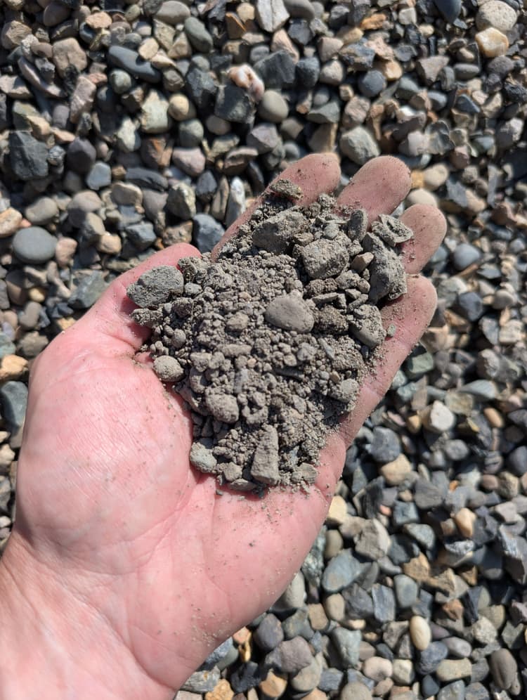 Road Crush 3/4" Minus — Up close