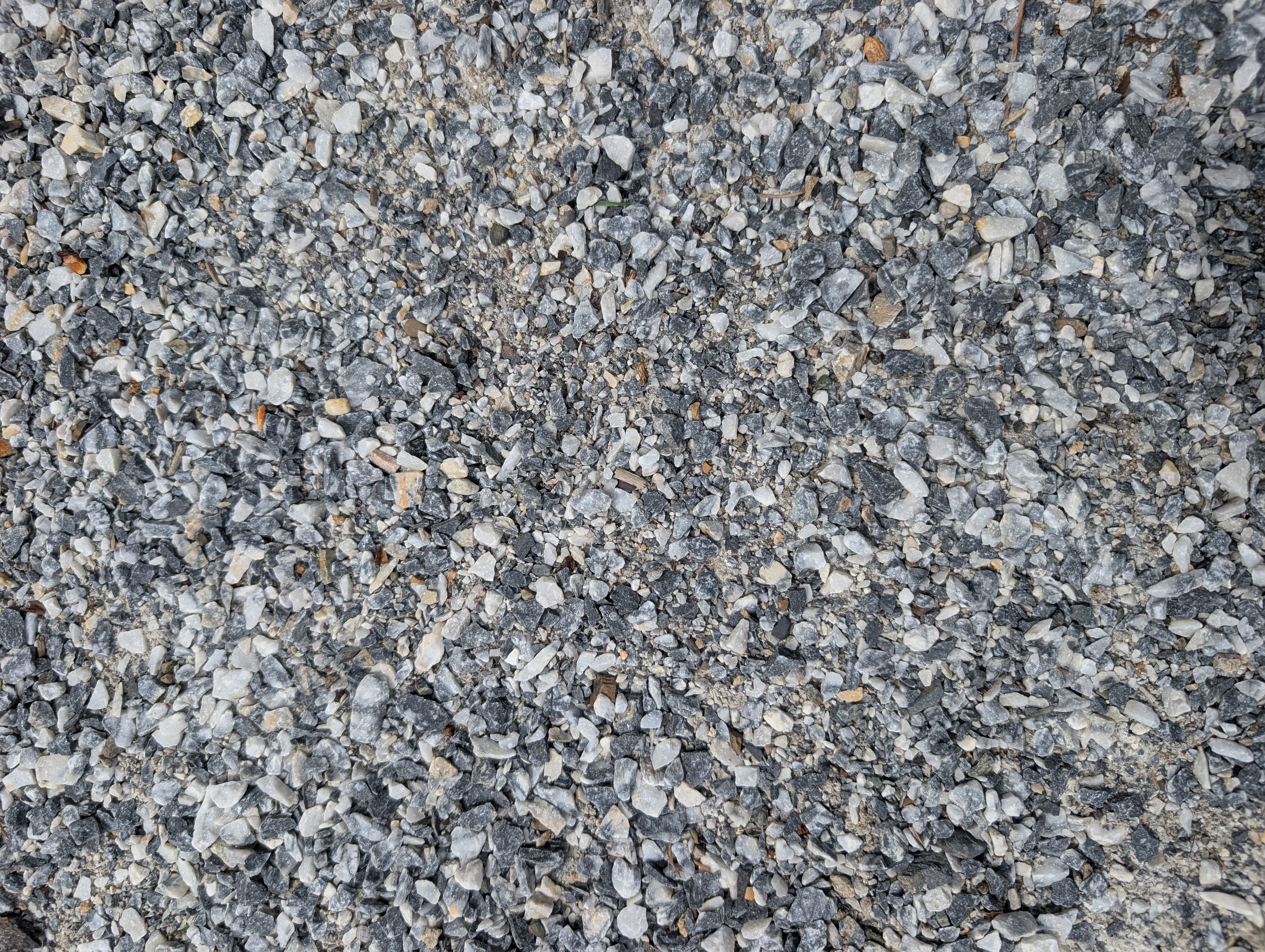 Limestone Driveway Gravel 1/2" Minus