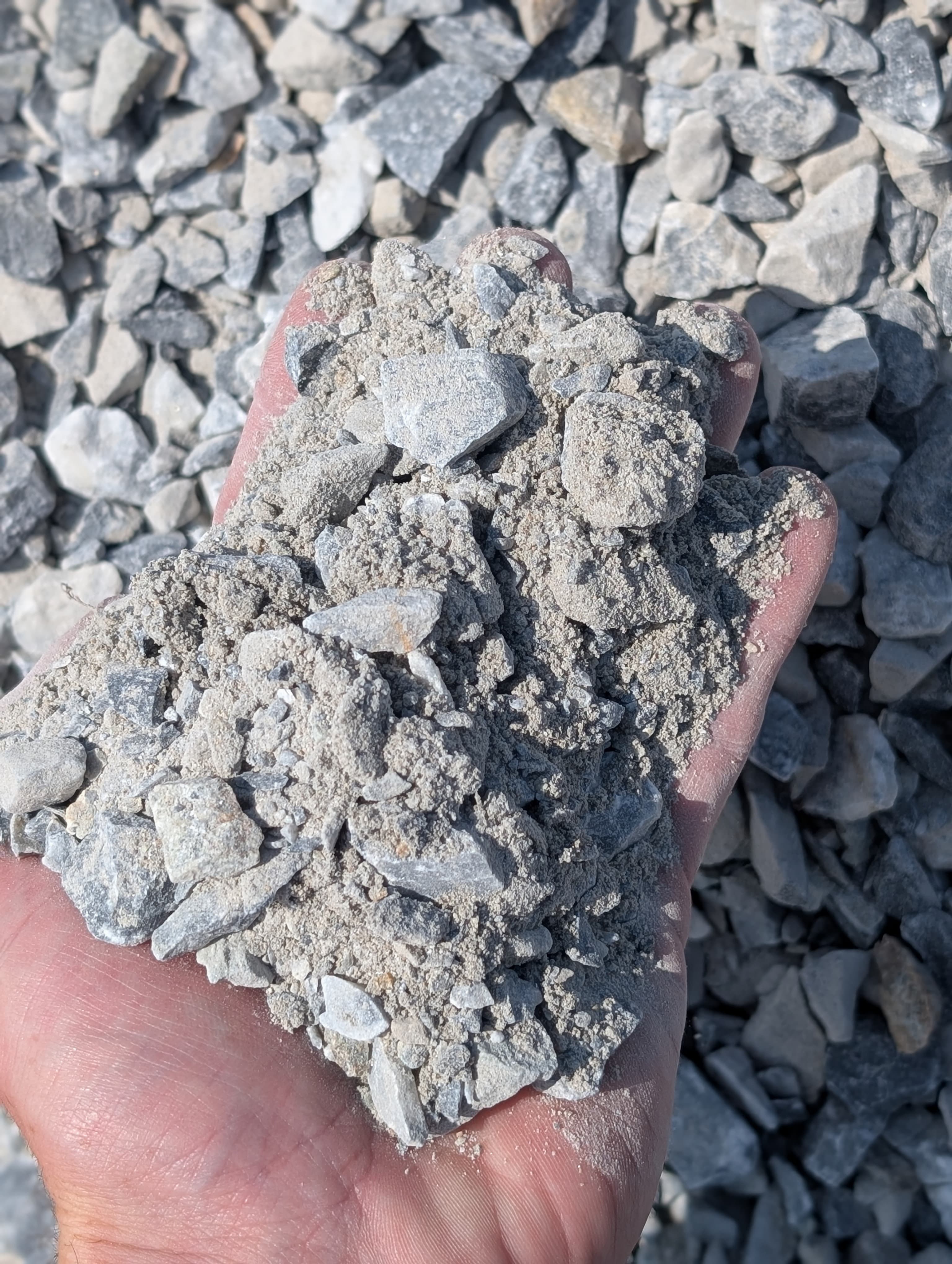 Limestone Driveway Gravel 3/4" Minus